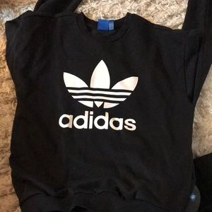 🌸BARELY WORN BLACK ADIDAS CREWNECK🌸